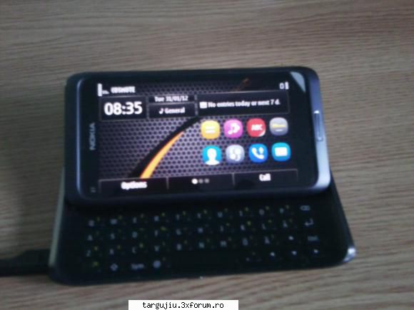 vand nokia e7-00 dark grey, stare foarte buna (aspect 9/10 si 10/10), are instalat symbian anna si