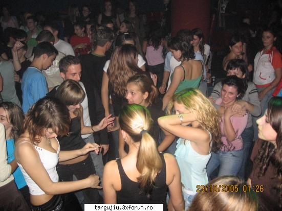 Friday night fever( ) - pustoaice bune!! - Societate