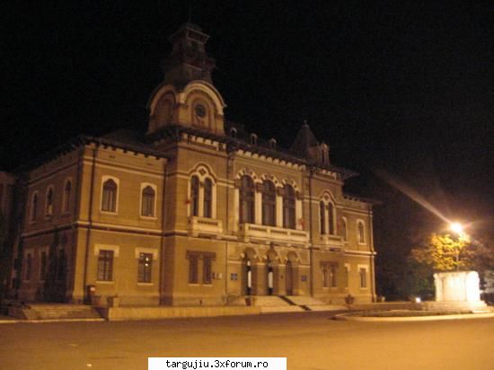 Poze de la Targu-jiu!!1 - Avem,avem !!! Palatul prefecturii !!! - What's new in town
